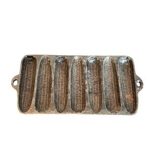 Wagner Ware Cast Iron Cornbreas pan Corn Cob Shape 8.5 x 4” approx